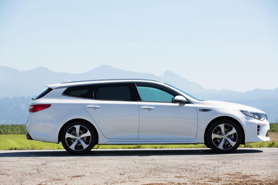  Kia Optima Sportswagon GT Line 2016 года  (WW) (фото 17 из 31)